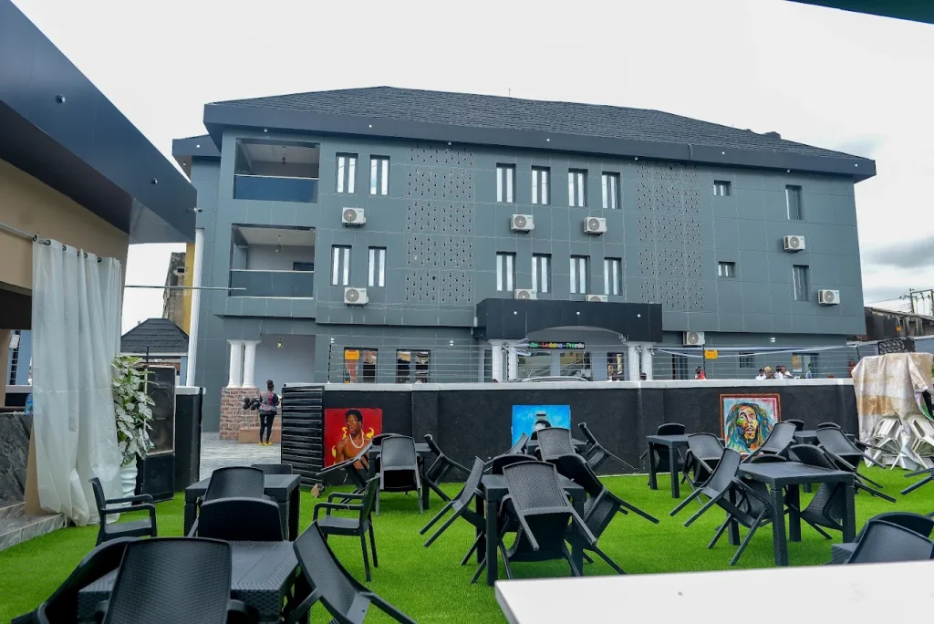 Dave Premium Hotel and Suites