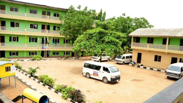 hogas school2